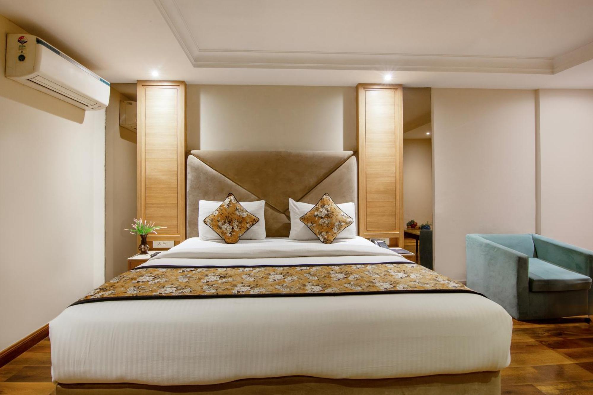 Hotel The Waves 4*
