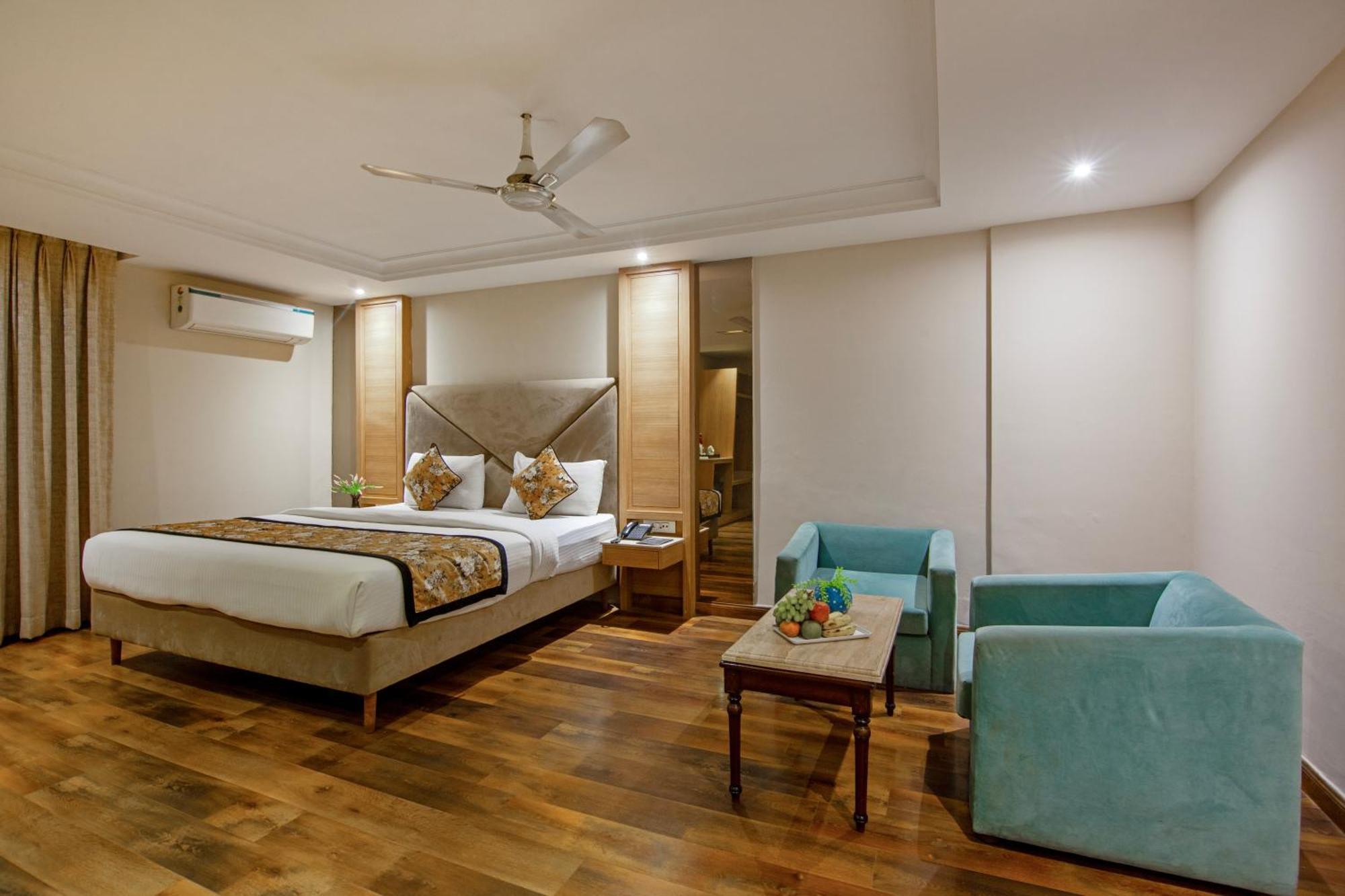 The Waves Hotel New Delhi