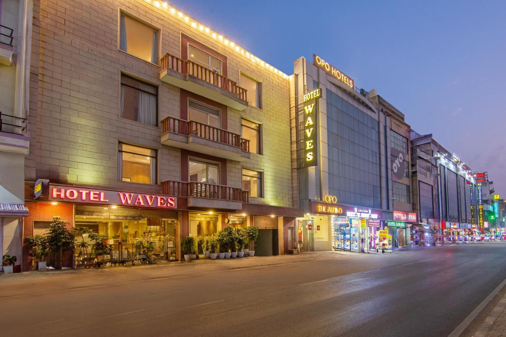 Hotel The Waves 4*