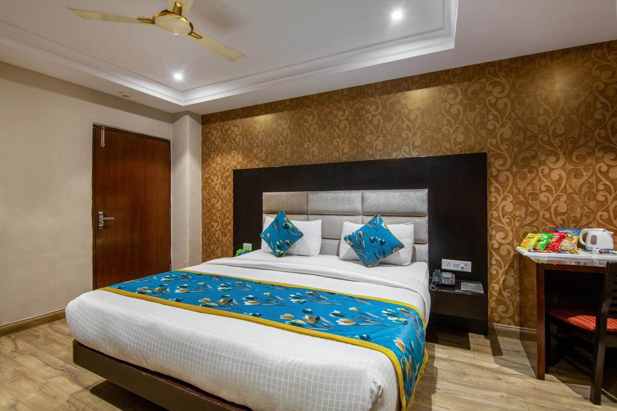 Hotel The Waves 4*
