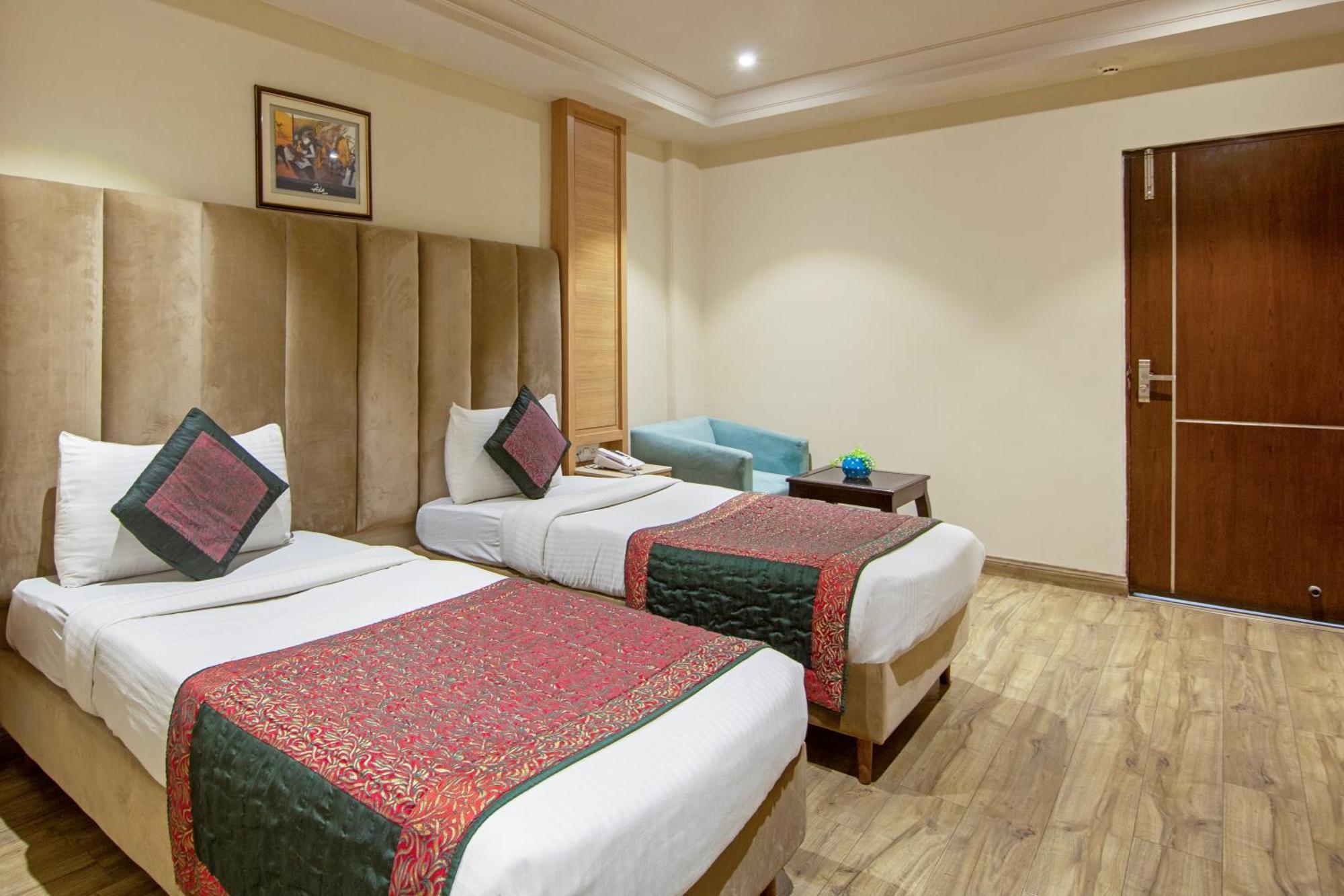 The Waves Hotel New Delhi