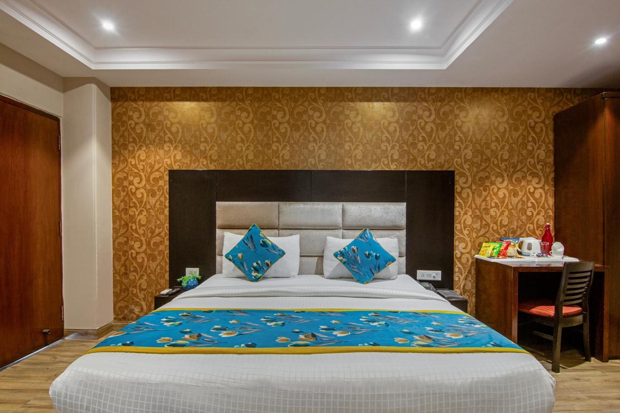 Hotel The Waves New Delhi